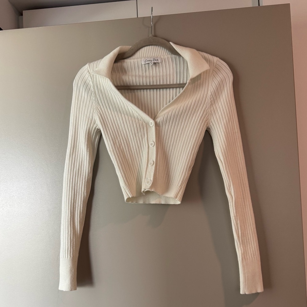 Cream Ribbed Collared Cropped Cardigan 🤍 - Picture 4 of 8